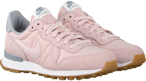 Roze Nike Internationalist 